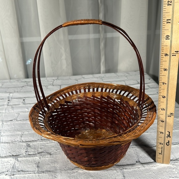 Vintage Wicker Woven Boho Two Tone Basket with handle - Picture 10 of 11
